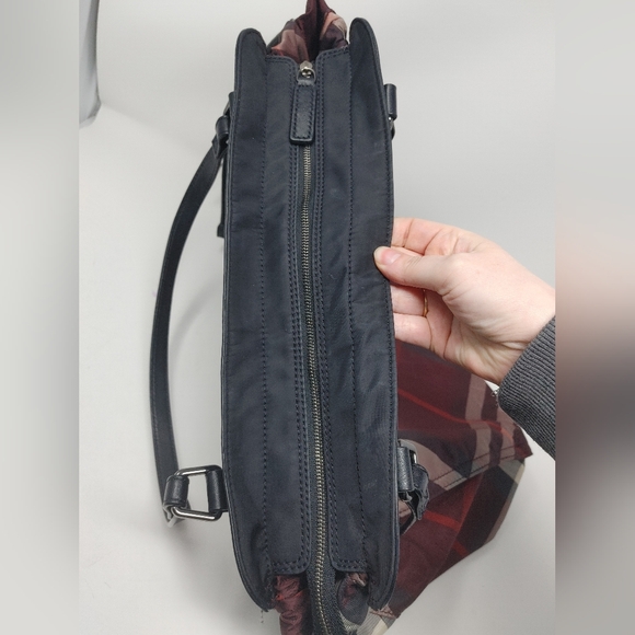 Burberry Authentic Buckleigh Packable Tote - Picture 8 of 16